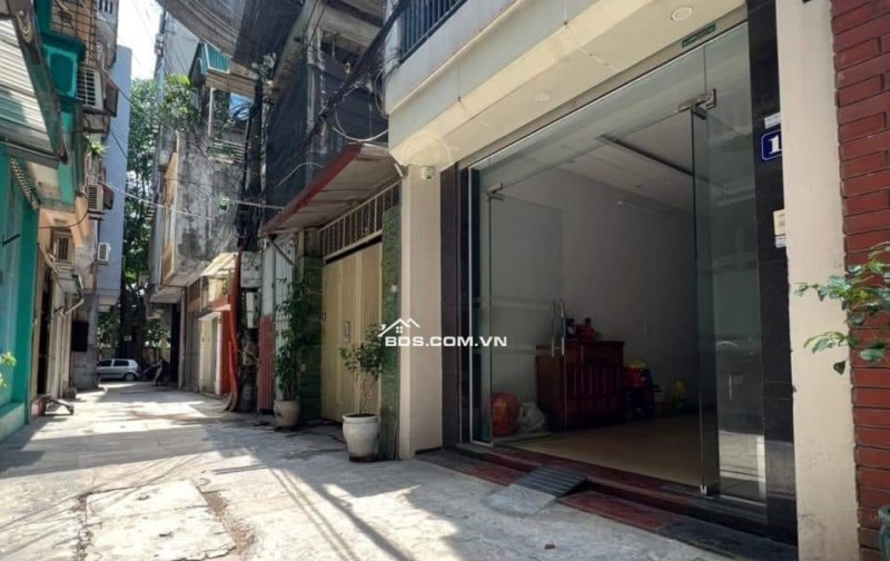 NHÀ ĐẸP Ở PHÙNG CHÍ KIÊN -PHÂN LÔ Ô TÔ - MẶT NGÕ KINH DOANH - 2 THOÁNG TRƯỚC  SAU - FULL NỘI THẤT TIỀN TỶ.